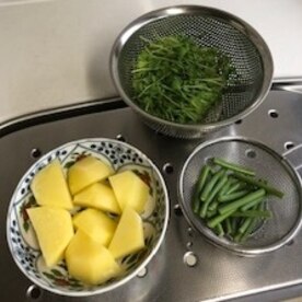じゃが芋 にんにくの芽 豆苗の炒め物 レシピ 作り方 By 2727椿 楽天レシピ じゃが芋 にんにくの芽 豆苗の炒め物 レシピ 作り方 By 2727椿 楽天レシピ